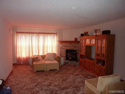 19 Hedge Ln, Lancaster, NY 14086 photo 4