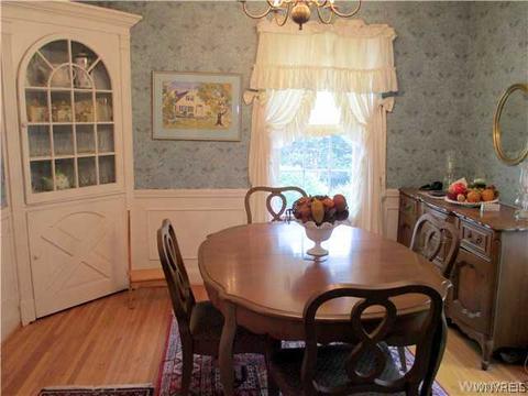 357 S Park Pl, Aurora, NY 14052 photo 9