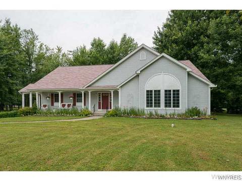 7012 Hidden Oak Dr, Pendleton, NY 14094 photo 1
