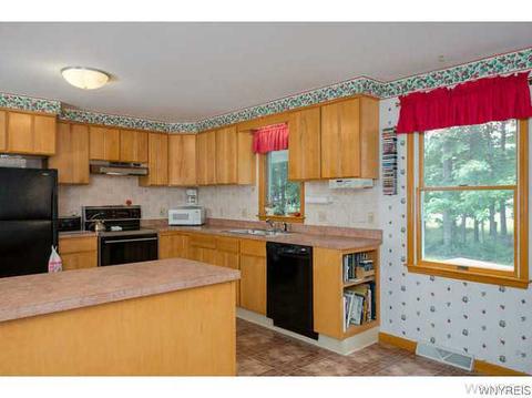 7012 Hidden Oak Dr, Pendleton, NY 14094 photo 9