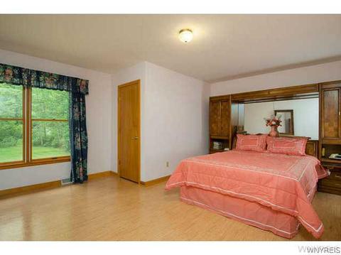 7012 Hidden Oak Dr, Pendleton, NY 14094 photo 12