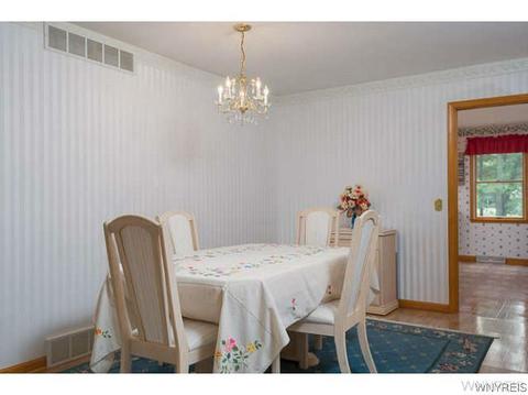 7012 Hidden Oak Dr, Pendleton, NY 14094 photo 6