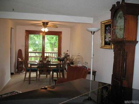 1406 Darlington Dr, Evans, NY 14047 photo 4