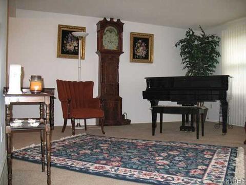 1406 Darlington Dr, Evans, NY 14047 photo 3
