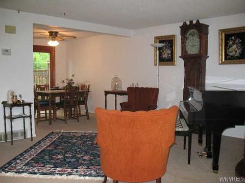 1406 Darlington Dr, Evans, NY 14047 photo 2