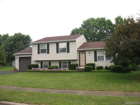 1406 Darlington Dr, Evans, NY 14047 photo 1