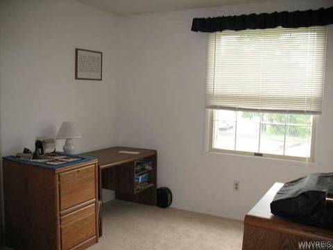 1406 Darlington Dr, Evans, NY 14047 photo 9