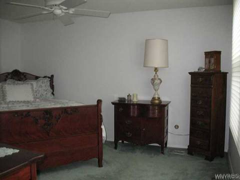 1406 Darlington Dr, Evans, NY 14047 photo 10