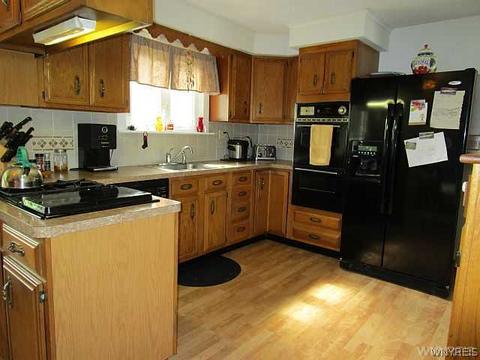 691 Maple Rd, East Aurora, NY 14052 photo 3