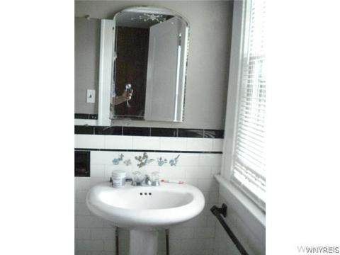36 Devonshire Rd, Buffalo, NY 14223 photo 10