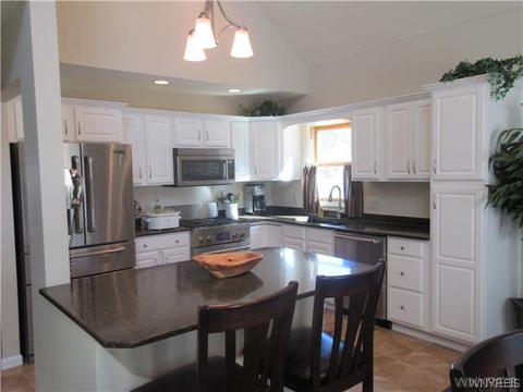 2 Spring Way, Lancaster, NY 14086 photo 2