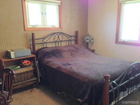 5024 Oakwood Dr, Pendleton, NY 14120 photo 9