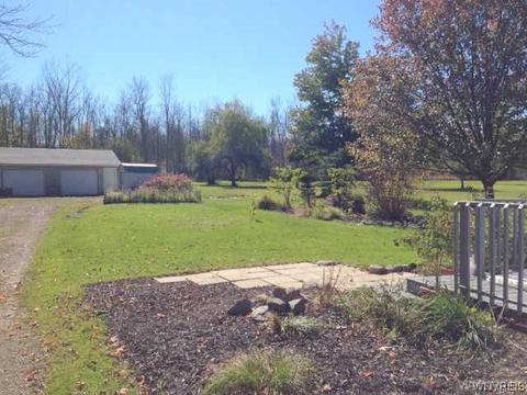 5024 Oakwood Dr, Pendleton, NY 14120 photo 12