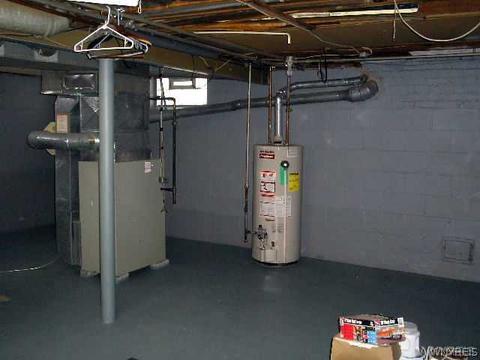 620 Eggert Rd, Buffalo, NY 14215 photo 10