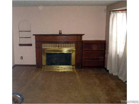 620 Eggert Rd, Buffalo, NY 14215 photo 3