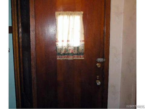 620 Eggert Rd, Buffalo, NY 14215 photo 2