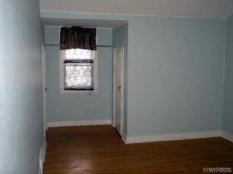 620 Eggert Rd, Buffalo, NY 14215 photo 5