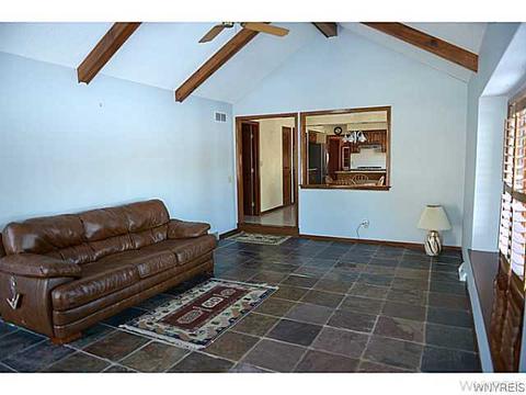 4623 Kriston Ln, Pendleton, NY 14120 photo 9