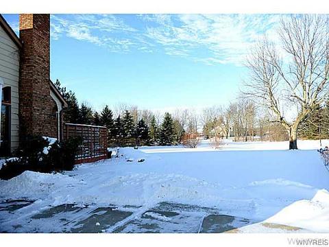 4623 Kriston Ln, Pendleton, NY 14120 photo 2