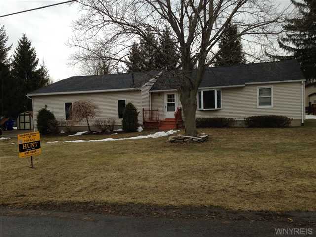 209 Ehinger Dr, Buffalo, NY 14224 photo 1