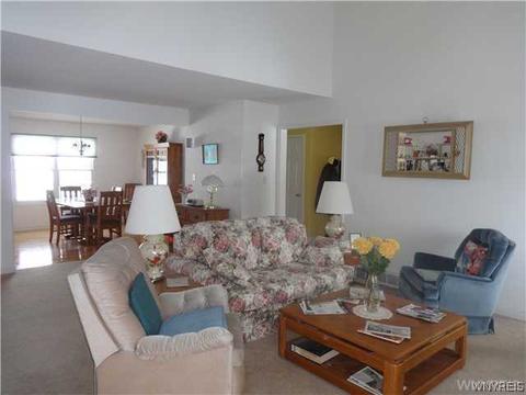 31 Alexander Pkwy, Pendleton, NY 14120 photo 2