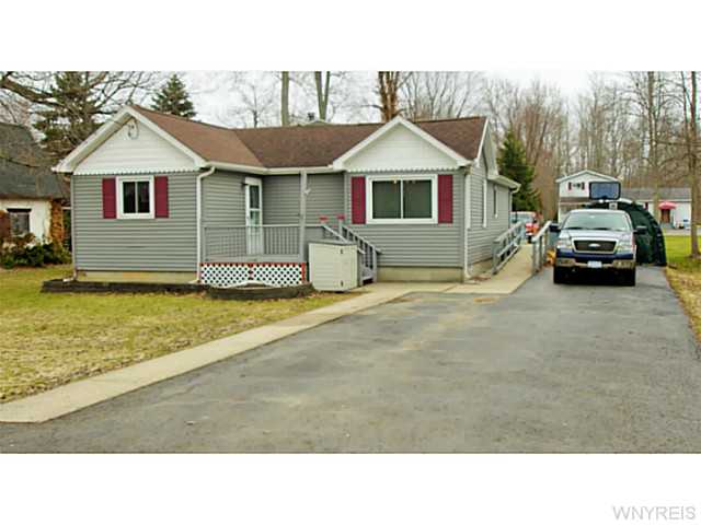 363 Eisenhower Ave, Angola, NY 14006 photo 1