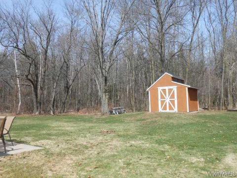 6141 Corwin Ave, Newfane, NY 14108 photo 4