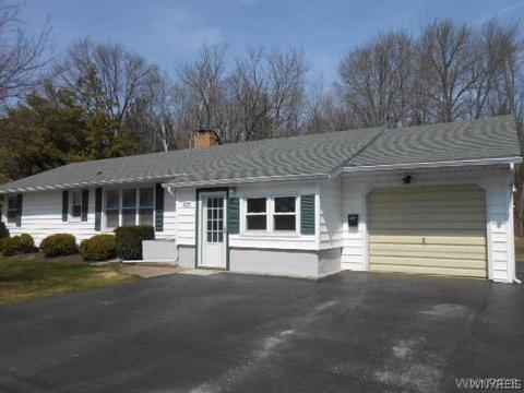 6141 Corwin Ave, Newfane, NY 14108 photo 1