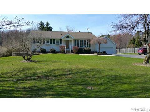 7274 Derby Rd, Evans, NY 14047 photo 1