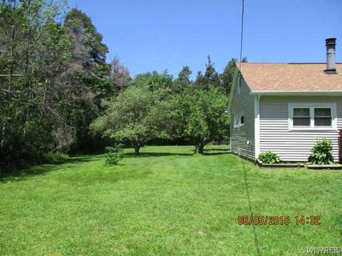 932 Cain Rd, Evans, NY 14006 photo 3