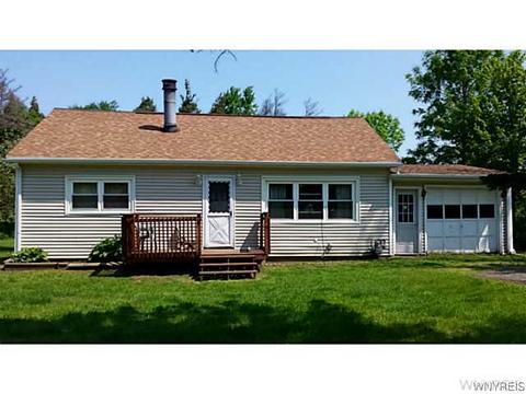 932 Cain Rd, Evans, NY 14006 photo 1