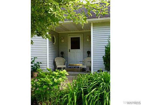 671 Beach Rd, Evans, NY 14006 photo 6