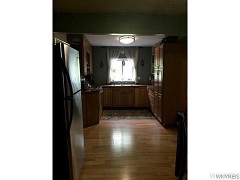 671 Beach Rd, Evans, NY 14006 photo 9