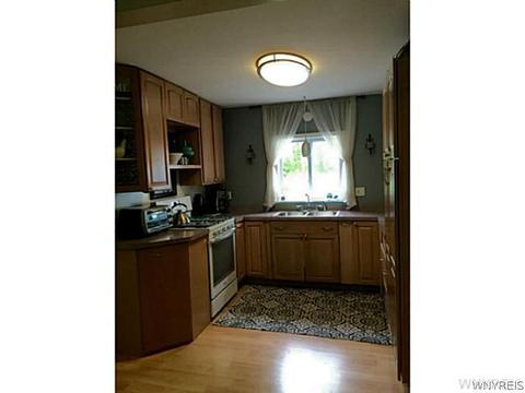 671 Beach Rd, Evans, NY 14006 photo 10