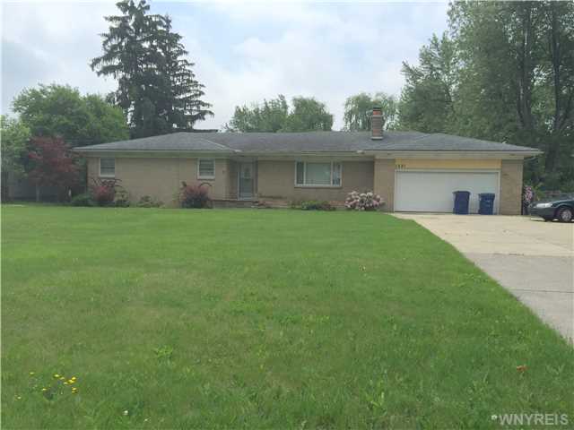 1221 Maple Rd, Buffalo, NY 14221 photo 1