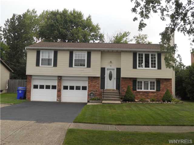32 Crofton Dr, Buffalo, NY 14224 photo 1