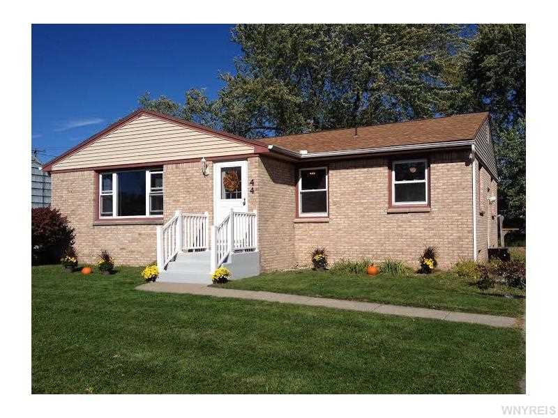 44 Dover Dr, Buffalo, NY 14224 photo 1