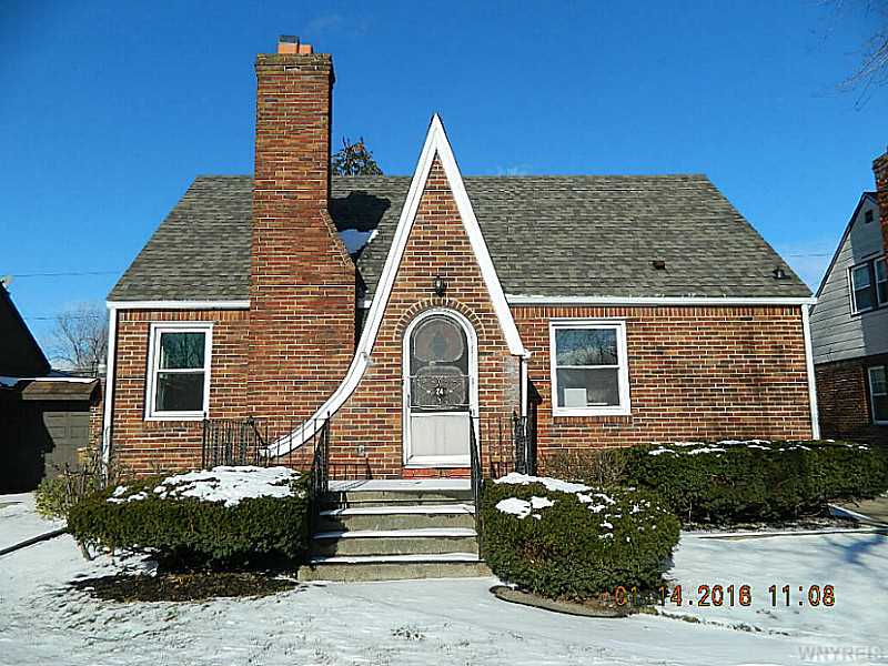24 Cedar Rd, Buffalo, NY 14215 photo 1