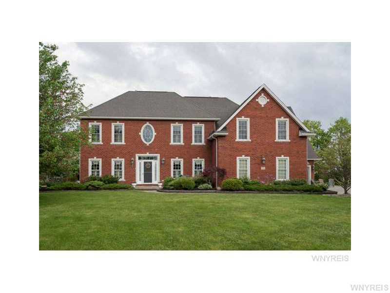 75 Davis Rd, East Aurora, NY 14052 photo 1