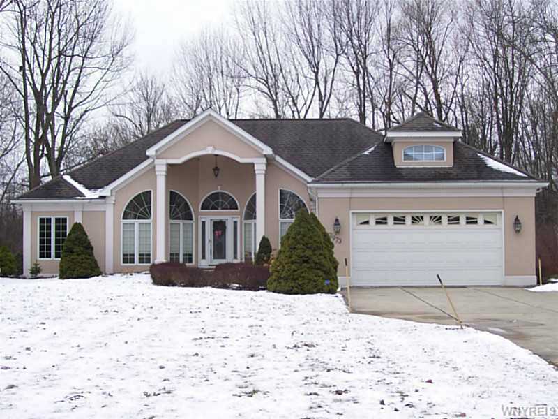 3973 E Robinson Rd, Buffalo, NY 14228 photo 1