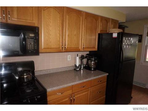 5191 Mapleton Rd, Pendleton, NY 14094 photo 4
