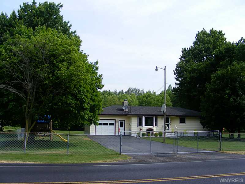 1383 Lewiston Rd, Basom, NY 14013 photo 1