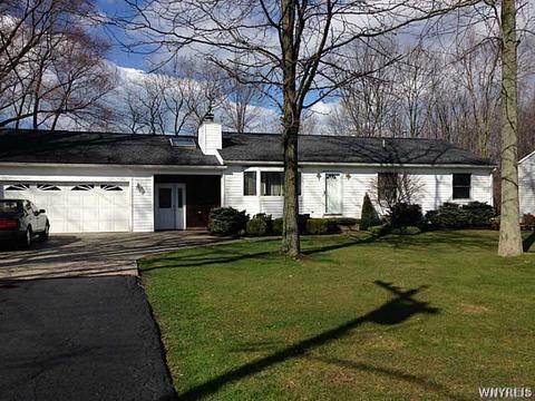 884 Lake St, Evans, NY 14006 photo 1
