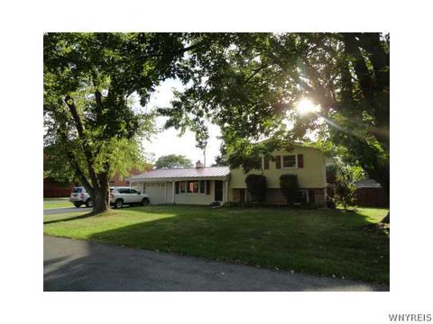 524 Olive St, Ridgeway, NY 14103 photo 1