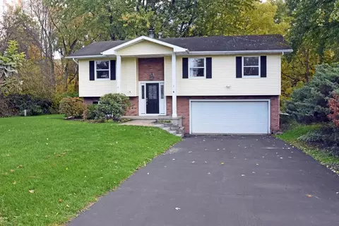 16 Carriage Cir, Elmira, NY 14903
