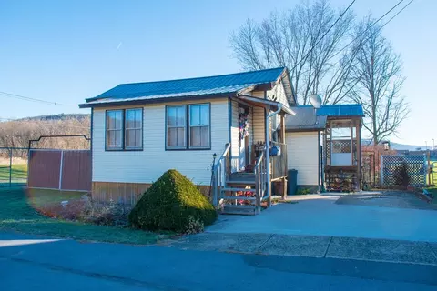 222 Taft Ave, Elkland, PA 16920