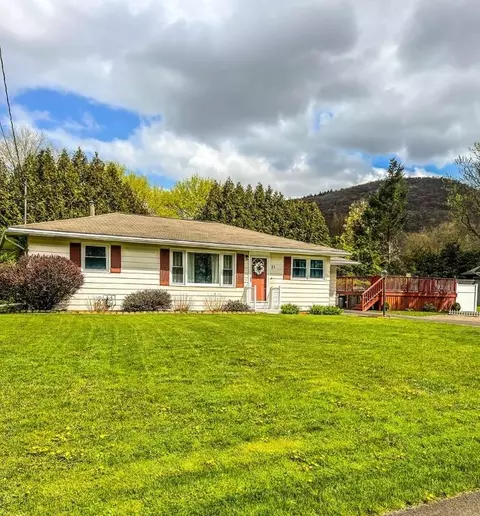 21 Palisades Blvd, Elmira, NY 14903
