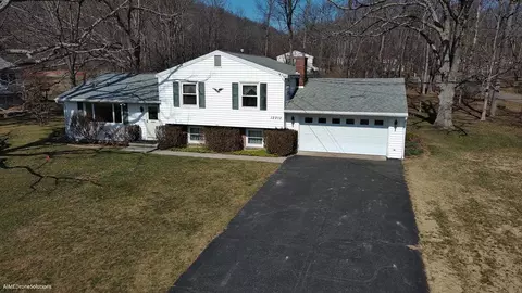 12013 Churchill Pl, Corning, NY 14814