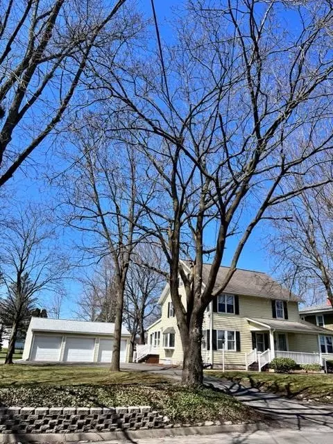 626 W Broad St, Horseheads, NY 14845