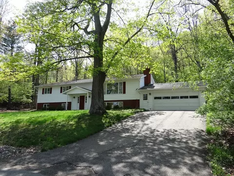 908 Upland Dr, Elmira, NY 14905